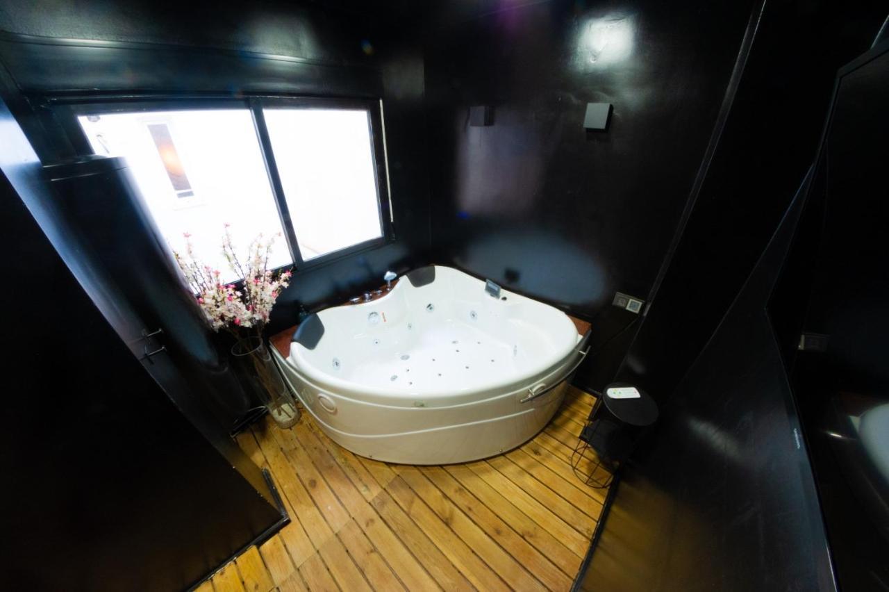 Modern Haven For Urban Explorers By Rems Málaga Dış mekan fotoğraf